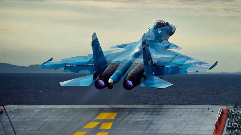Истребитель Су-33